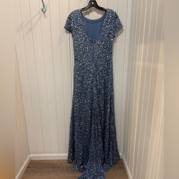 NWT Adrianna Papell Elegant Blue Sequin Dress in Nile - Picture 3 of 8